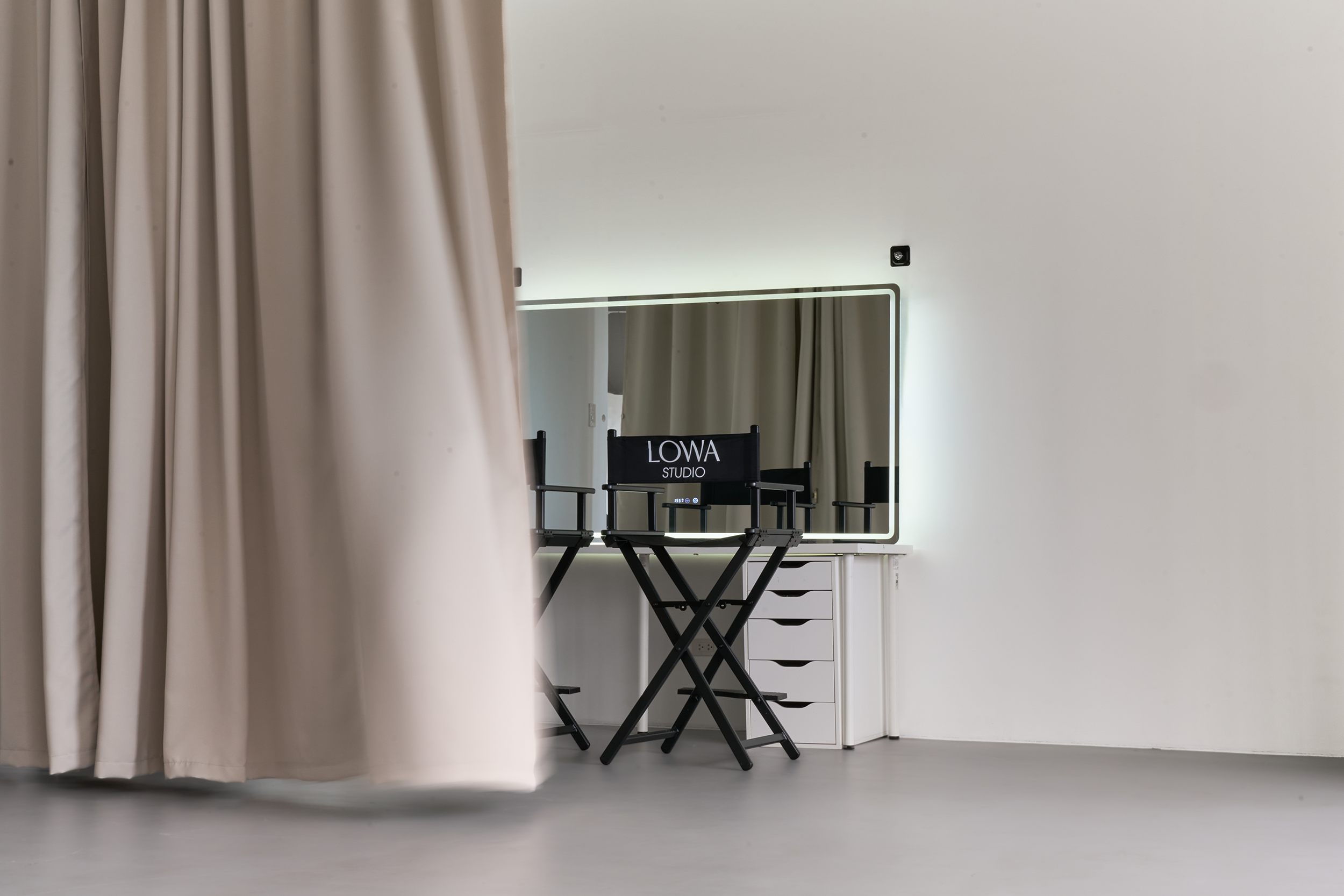 Studio B: 75sqm